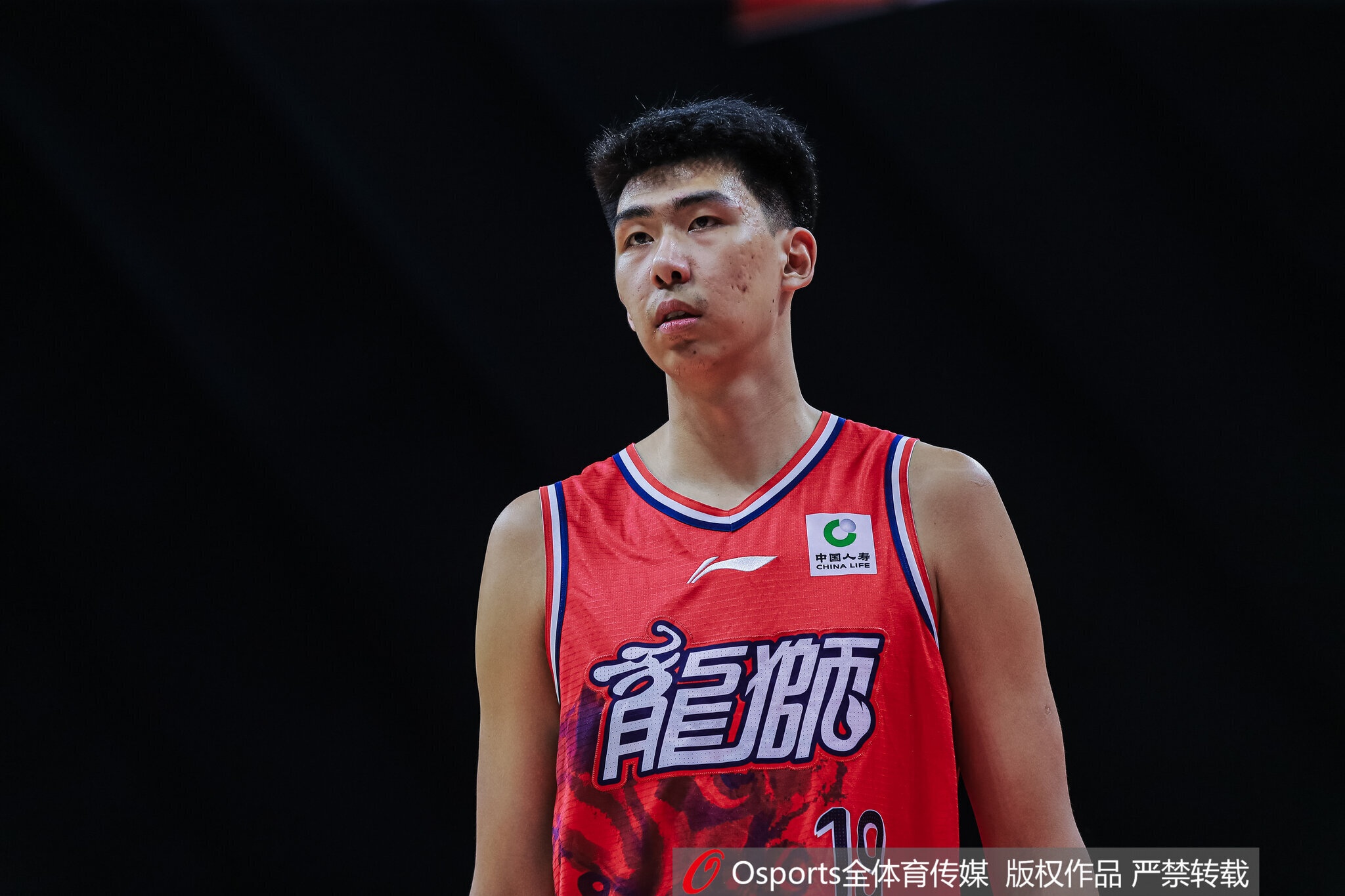 九游娱乐官方网站-媒体人：徐昕防守面积有限 进攻手段偏少 但确实打得越来越好了